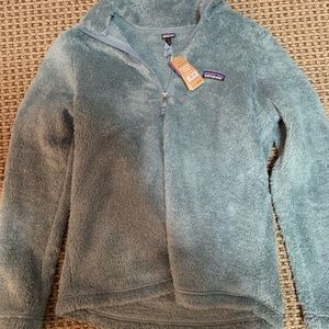 NWT size L patangonia 1/4 zip